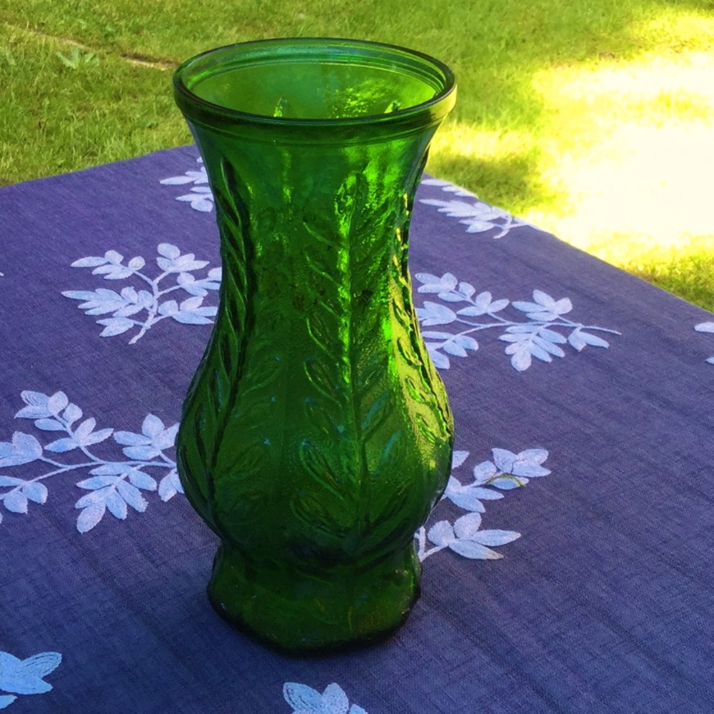 Vintage antique collector glass floral vase green emerald farmhouse farmer’s
